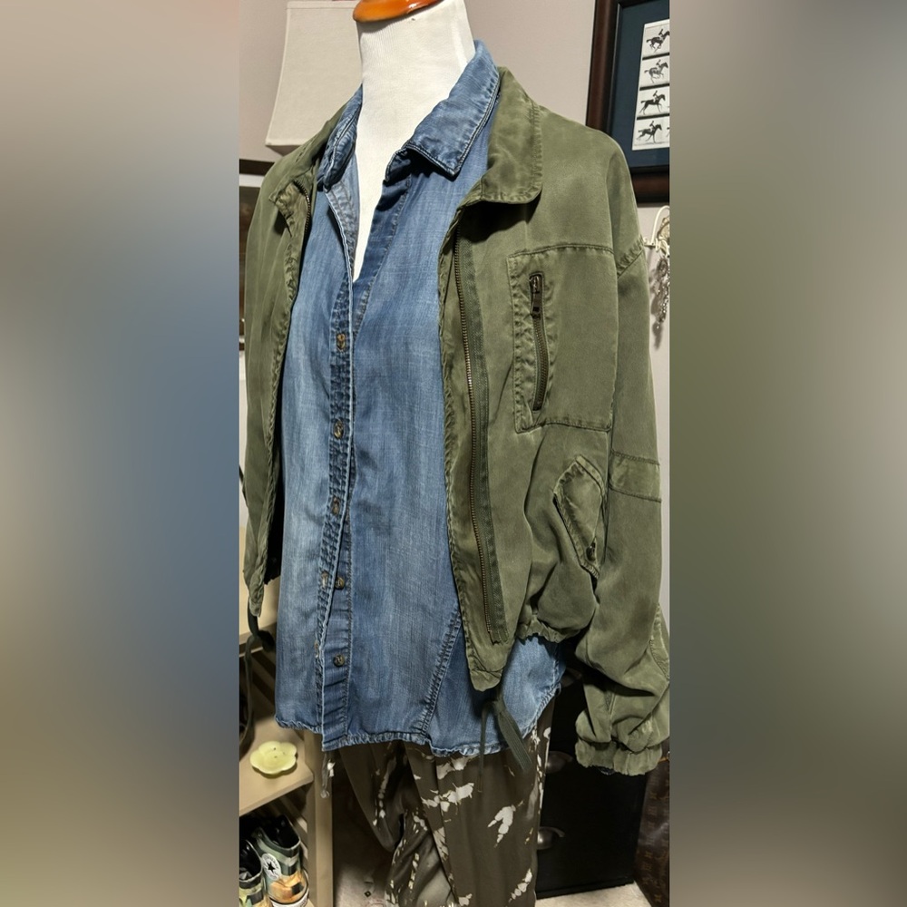 Young Fabulous & Broke NWOT "Clara" Lightweight Utility Bomber Jacket. Size S - Picture 4 of 11